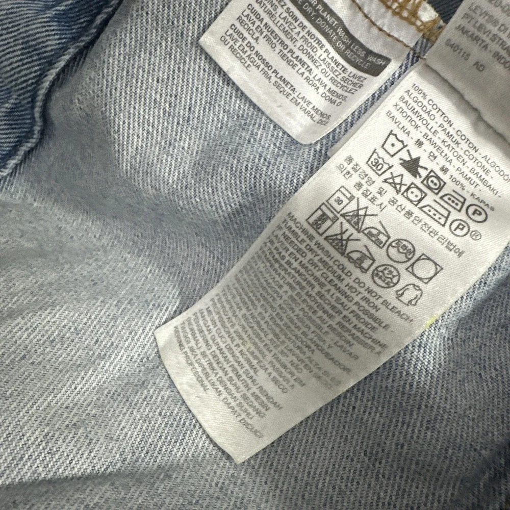 Men's Levi Strauss & Co. Button Up Jean Jacket Ripped Light‎ Wash Size Large